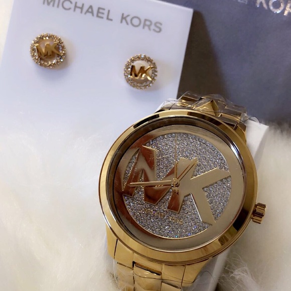 Michael Kors watch with matching earrings - Picture 1 of 1